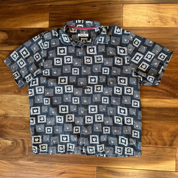 Tommy Bahama Grey & White Button Down Tropical Shirt size XL - Picture 1 of 2